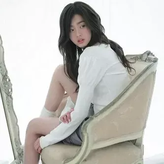 A moment captured by a fan of Go Ara