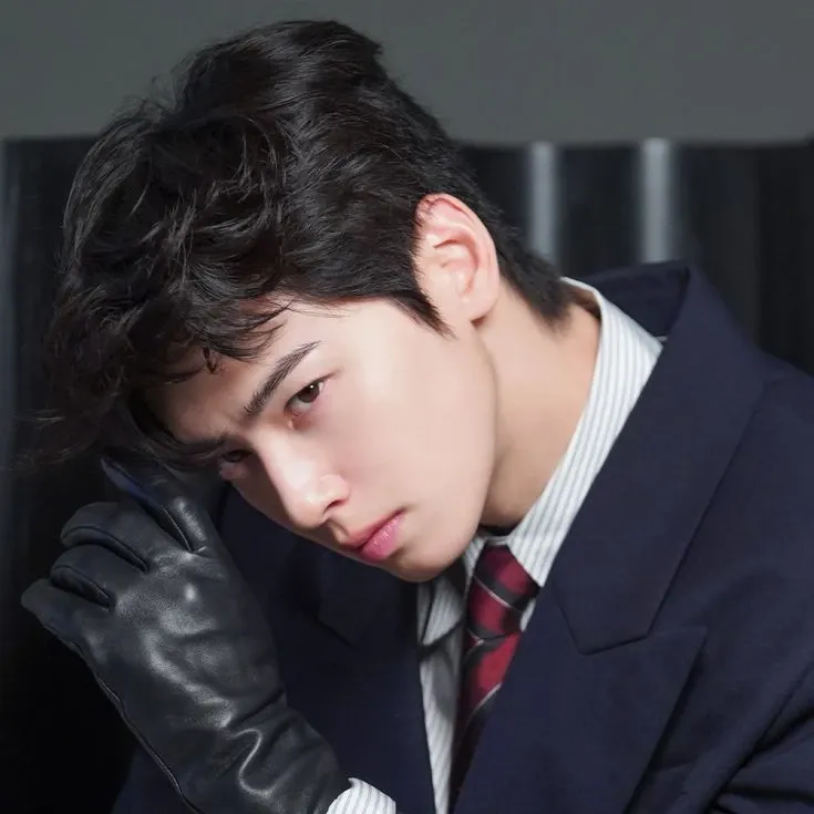 Latest photo of Cha Eunwoo