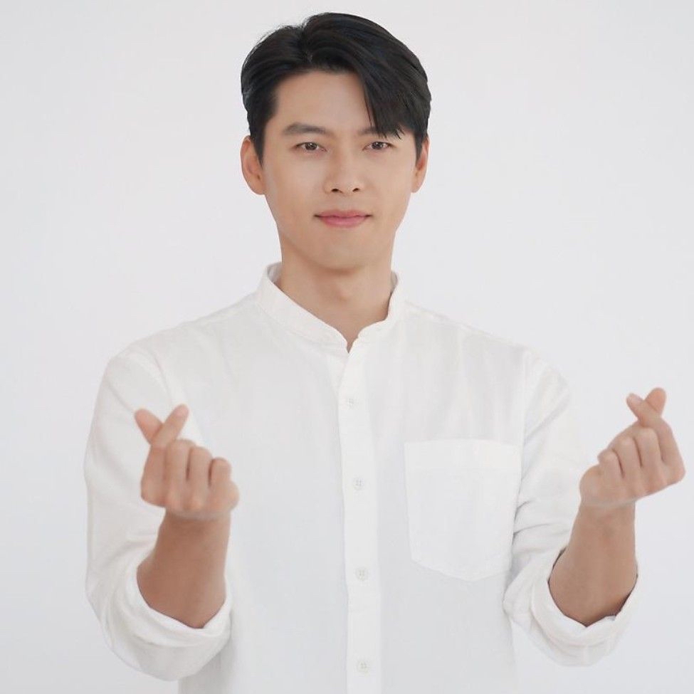 Momen yang diabadikan oleh penggemar Hyun Bin