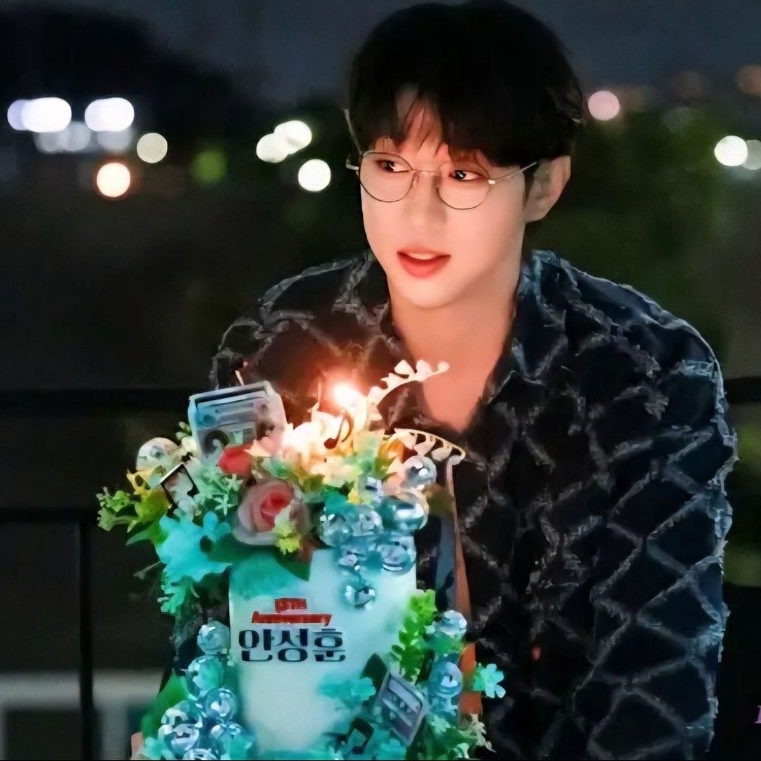 Behind-the-scenes cut of An Sunghoon