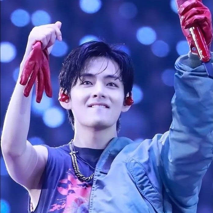 Recent activity shot of Kim Taehyung (V)