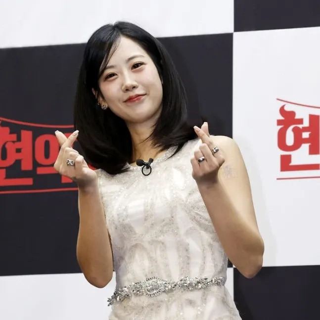 Latest photo of Kang Hyeyeon