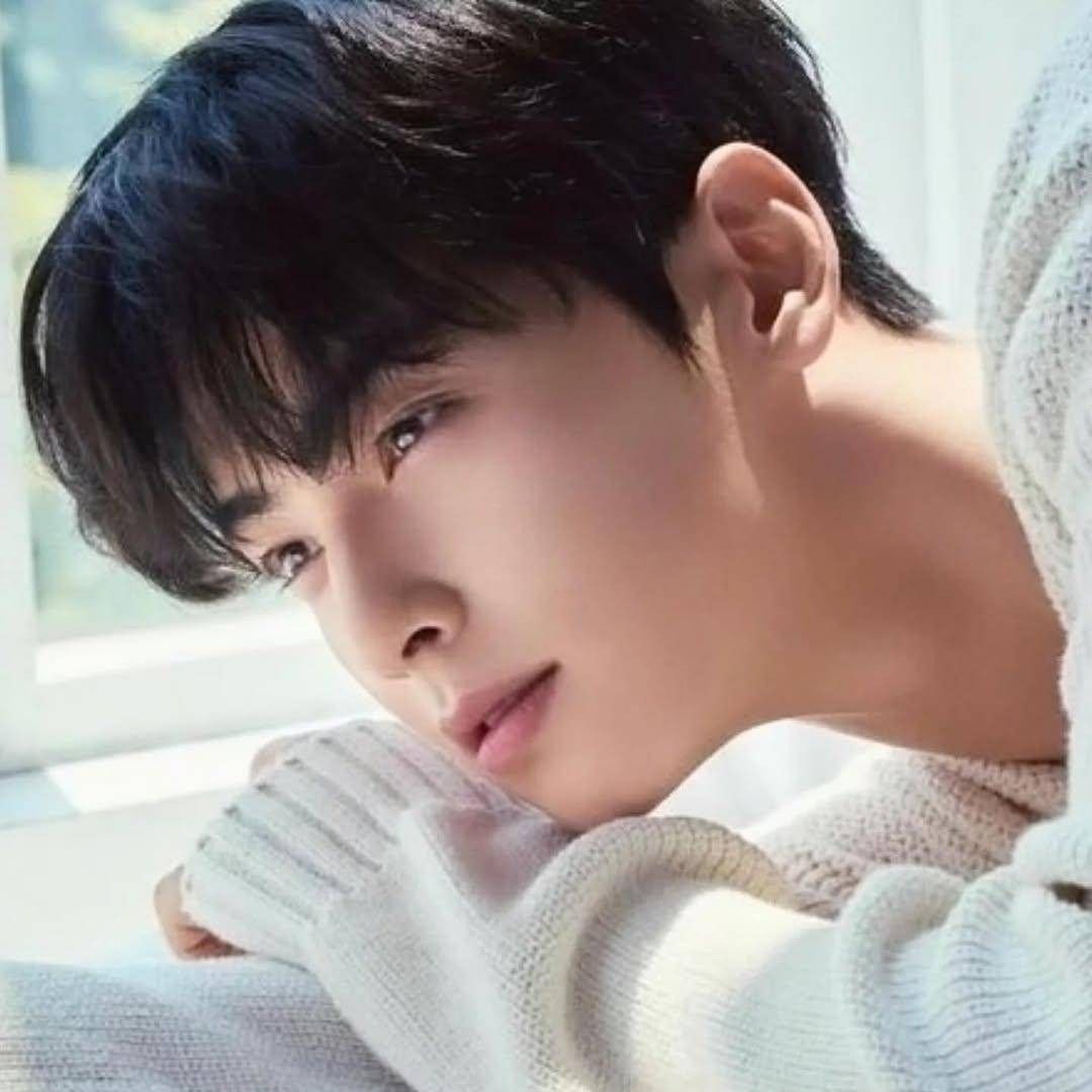 Latest photo of Cha Eunwoo