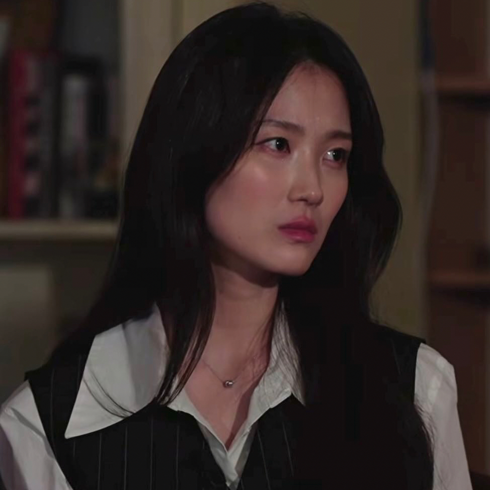 Recent activity shot of Kim Hyeyoon