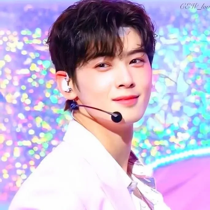 A moment captured by a fan of Cha Eunwoo