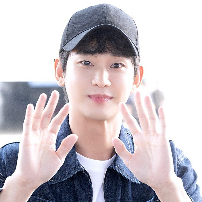 粉絲拍下的金秀賢瞬間