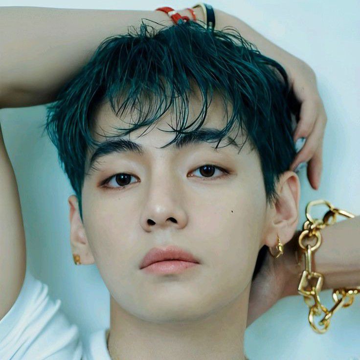 Behind-the-scenes cut of Kim Taehyung (V)