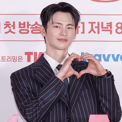 A moment captured by a fan of Seo Inguk
