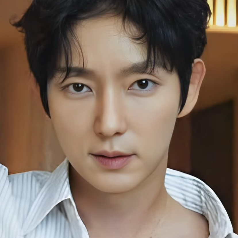 A moment captured by a fan of Lee Joongi