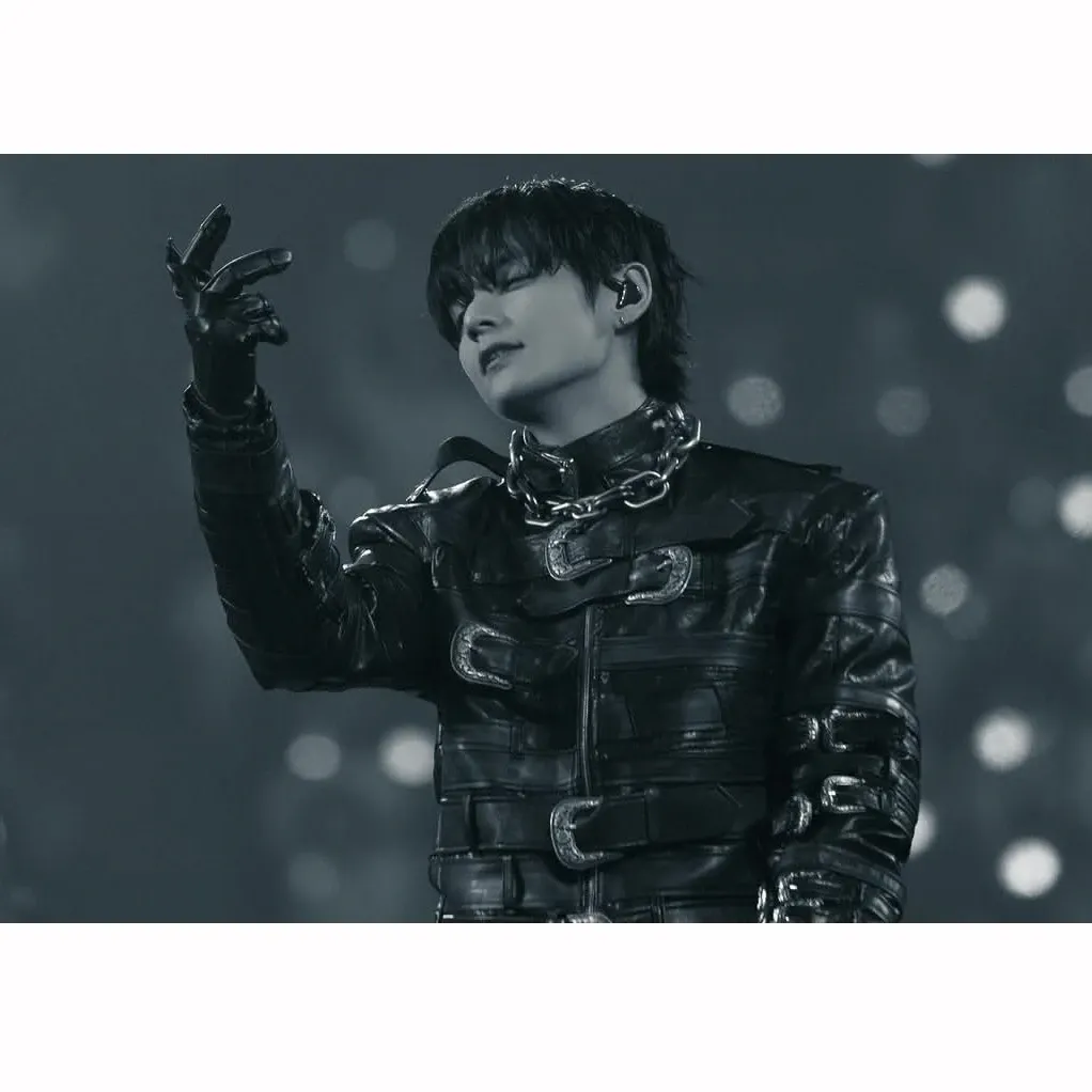 김태형 (뷔) 최근 활동샷