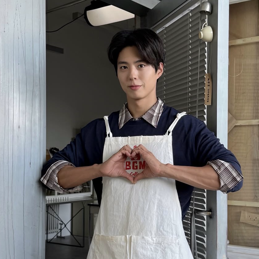 A moment captured by a fan of Park Bogum