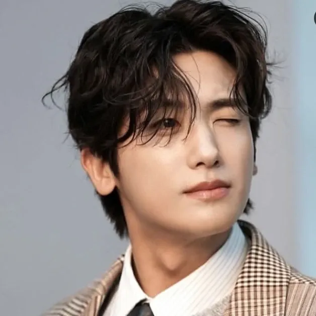Behind-the-scenes cut of Park Hyungsik