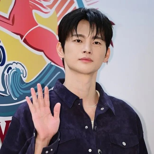 Recent activity shot of Seo Inguk