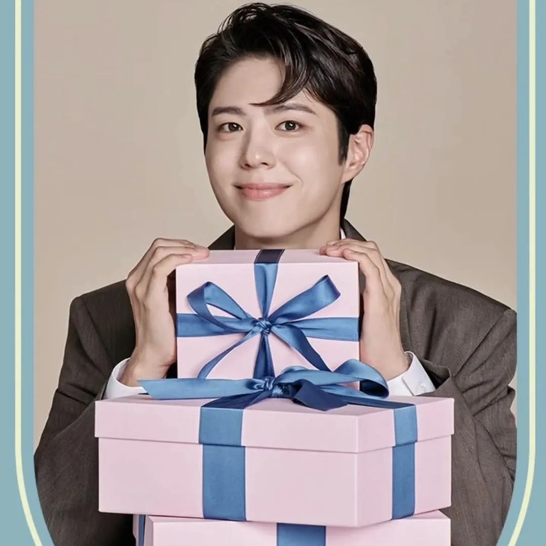 A moment captured by a fan of Park Bogum