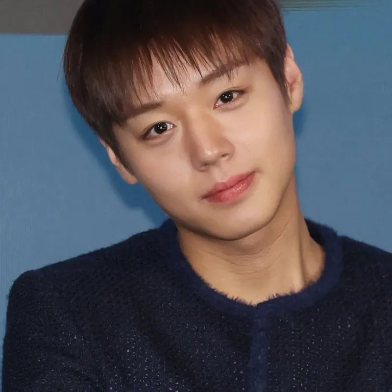 Latest photo of Park Jihoon