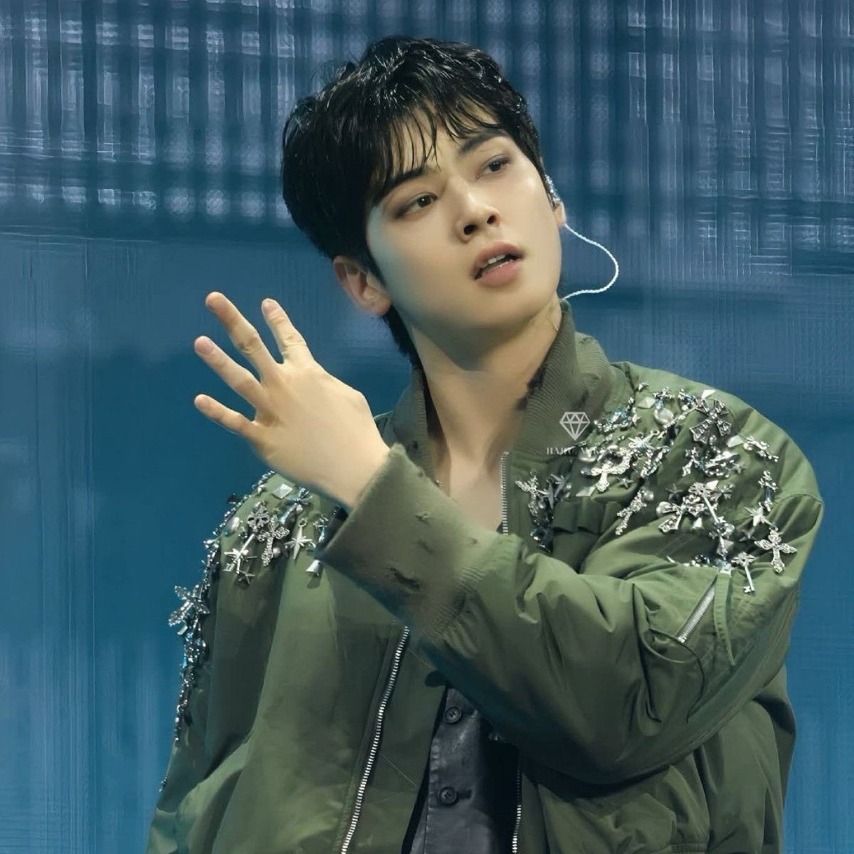 Recent activity shot of Cha Eunwoo