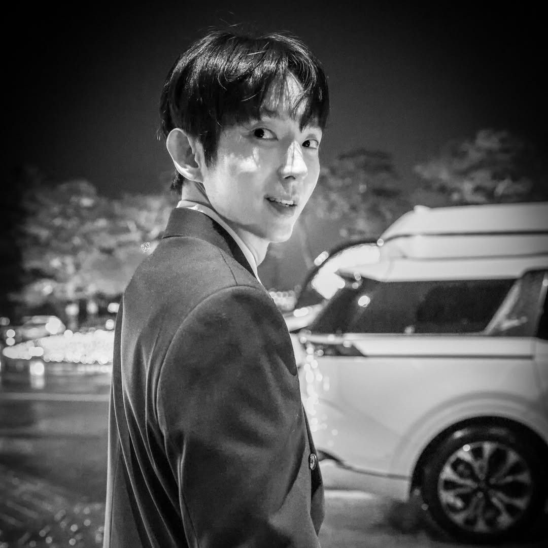 Behind-the-scenes cut of Lee Joongi