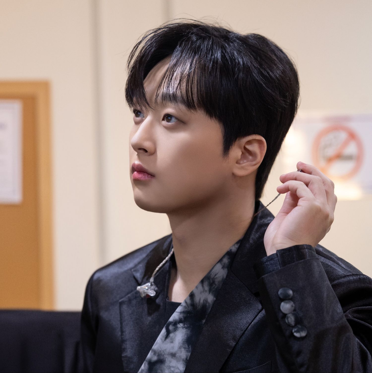 粉丝拍下的李灿元瞬间