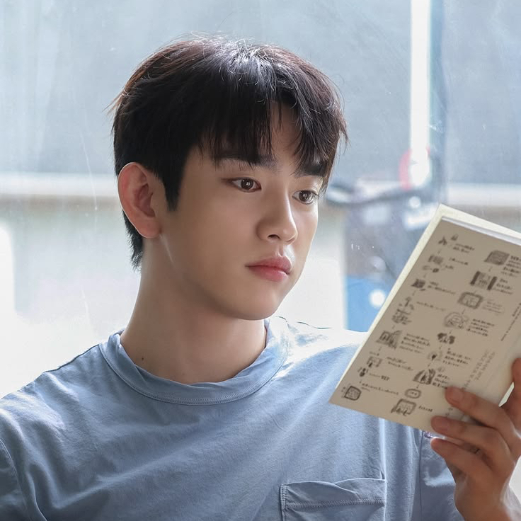 Foto terbaru dari Park Jinyoung