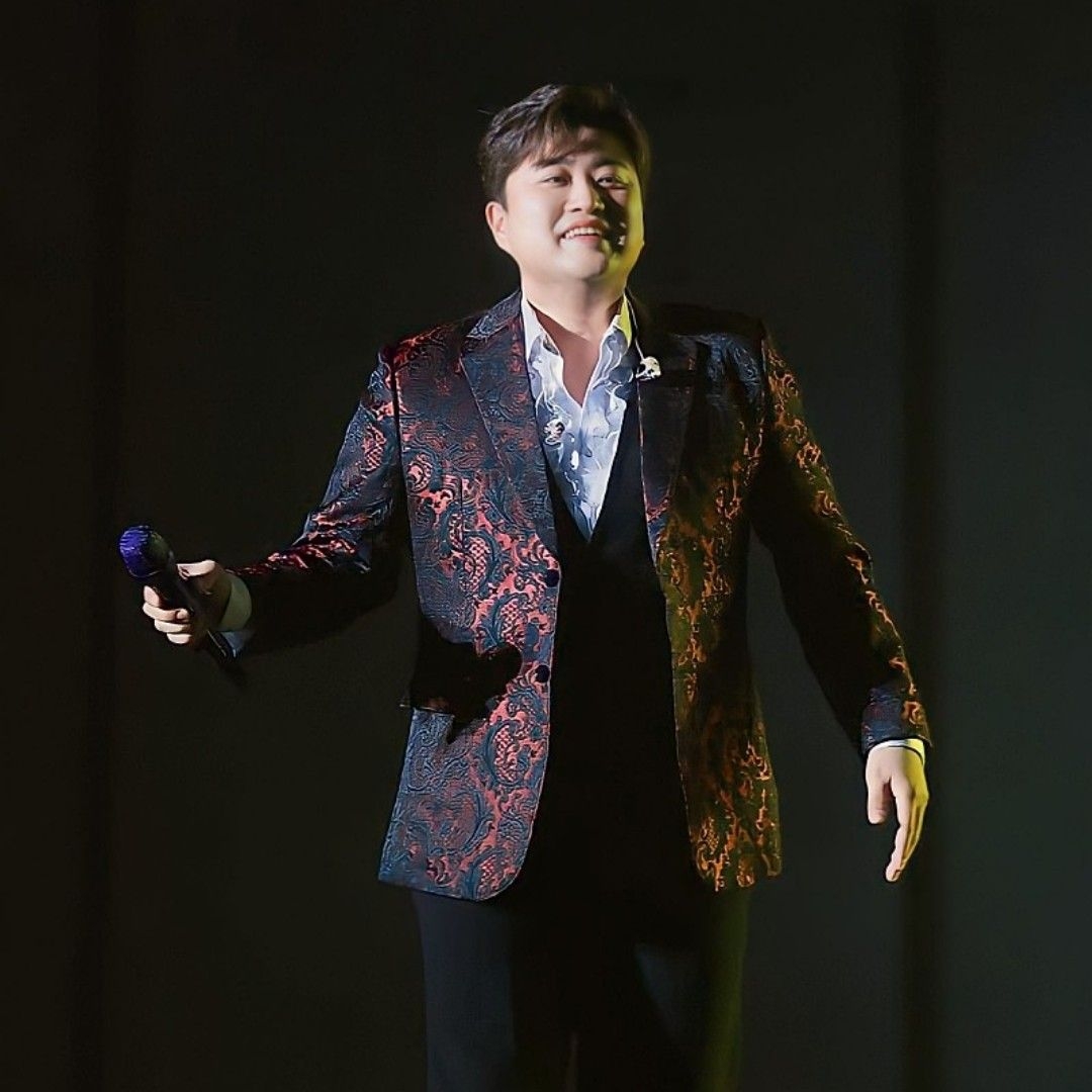 キム・ホジュンのビハインドカット