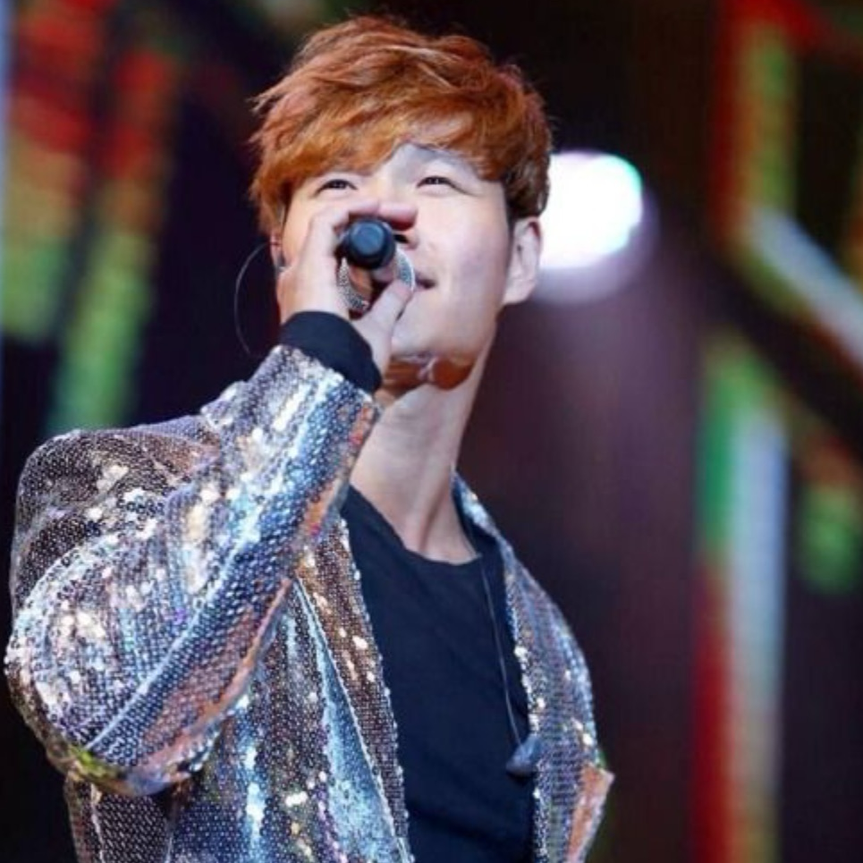 金钟国的最新照片