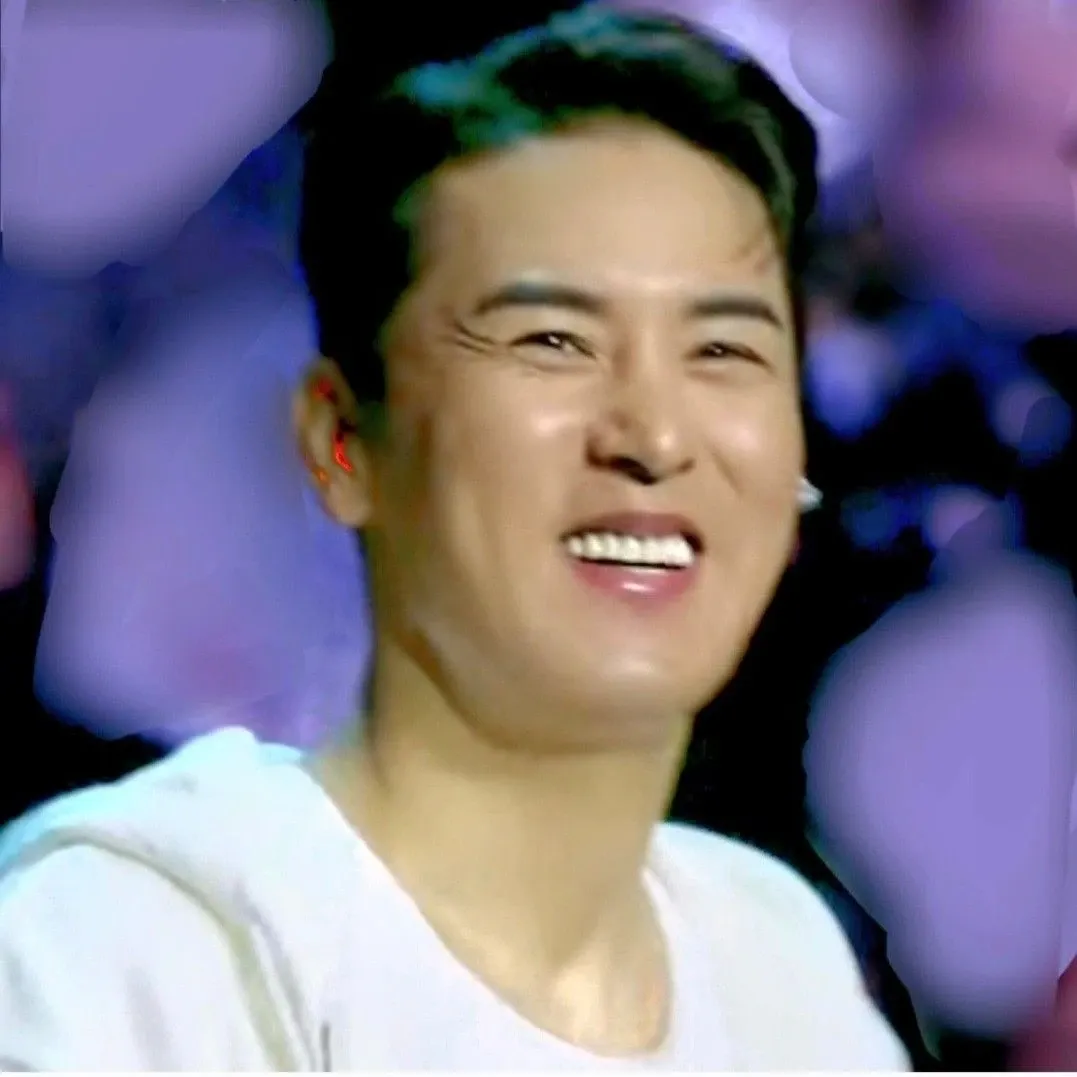 チャン・ミンホの最近の活動ショット