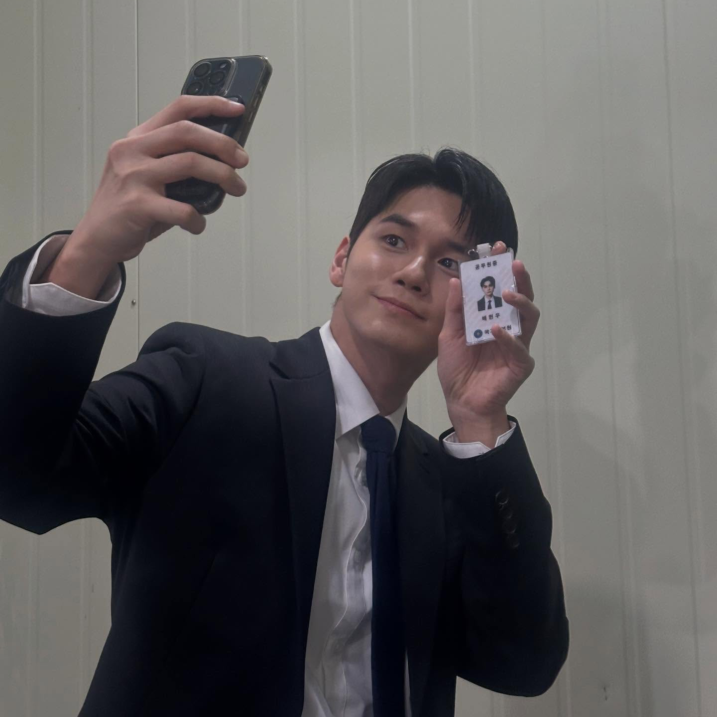 粉絲拍下的邕聖祐瞬間