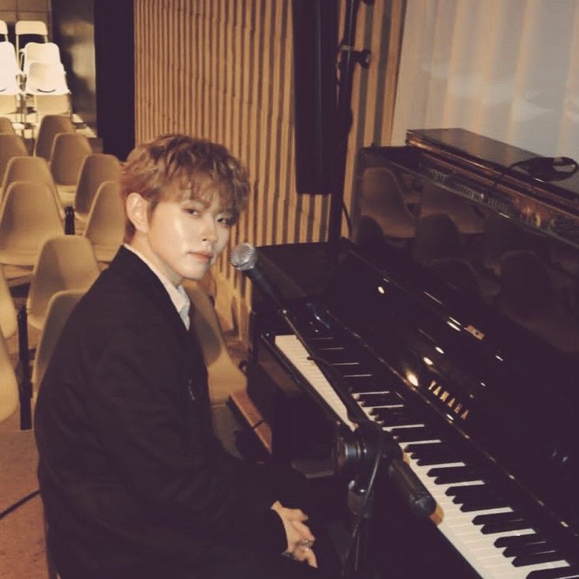 Behind-the-scenes cut of Lee Byeongchan