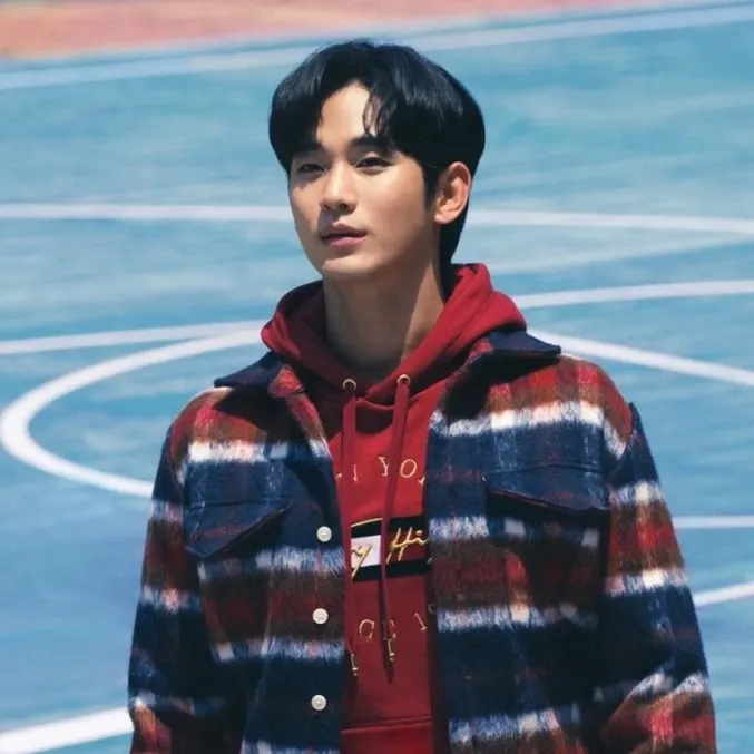 A moment captured by a fan of Kim Soohyun