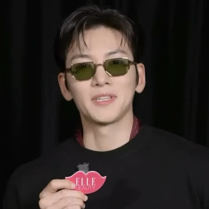 Behind-the-scenes cut of Ji Changwook