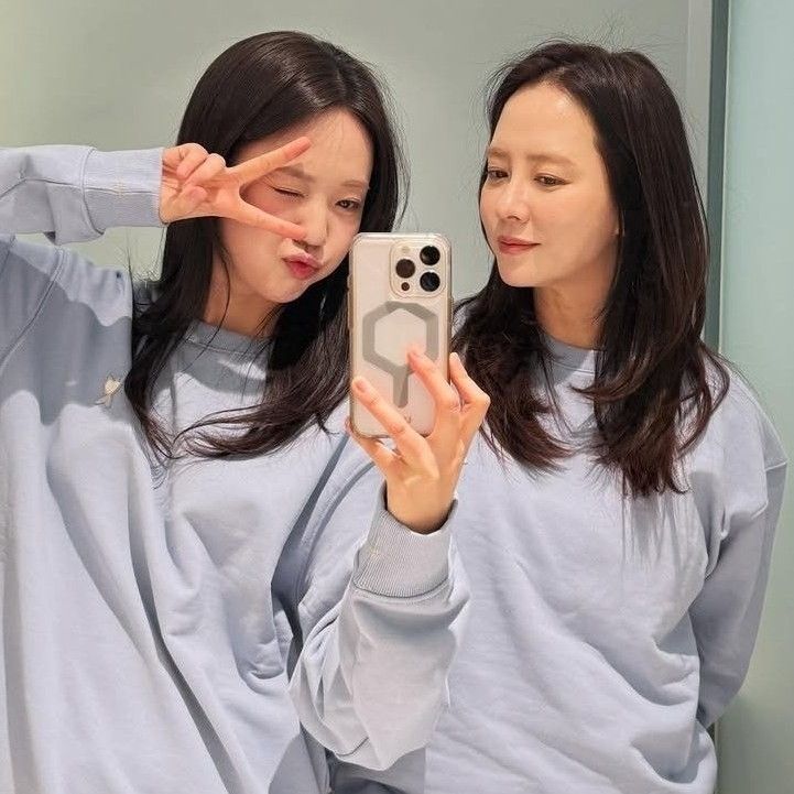Recent activity shot of Song Jihyo