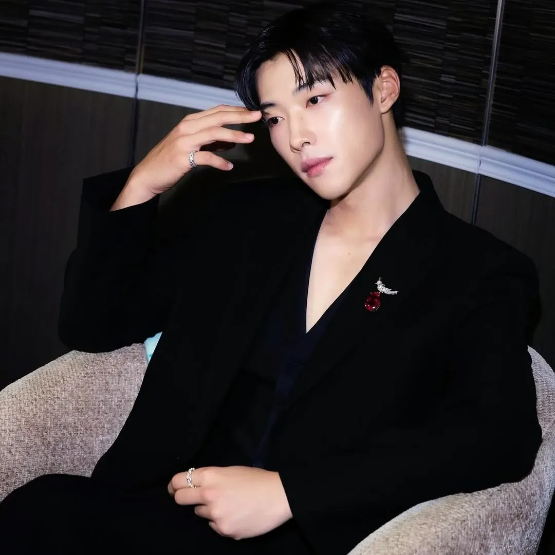 Behind-the-scenes cut of Woo Dohwan