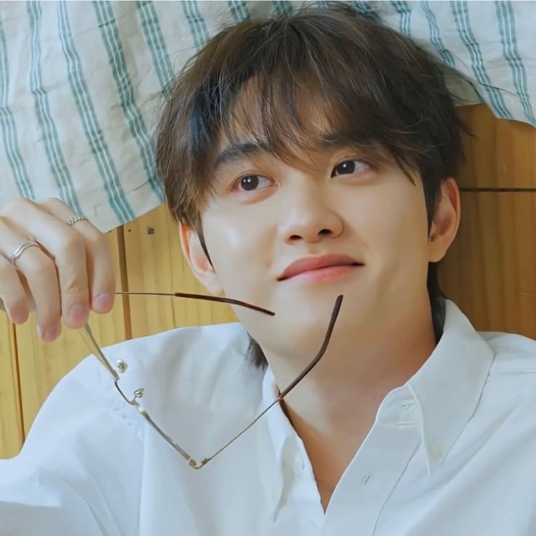 Behind-the-scenes cut of Doh Kyungsoo (D.O.)