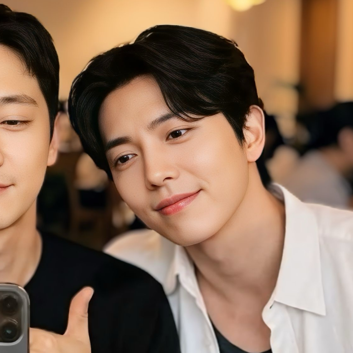 粉絲拍下的金材昱瞬間