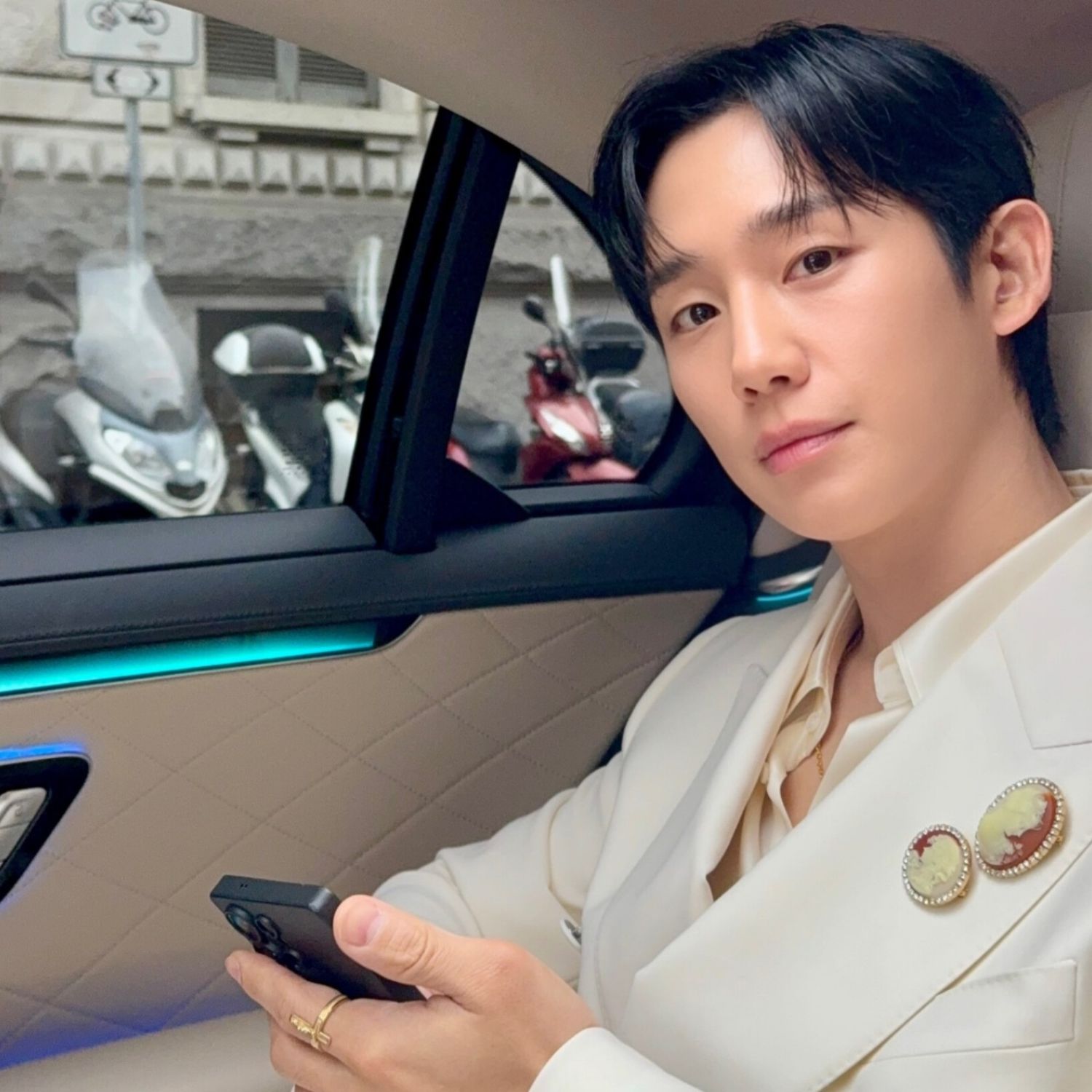 Behind-the-scenes cut of Jung Haein