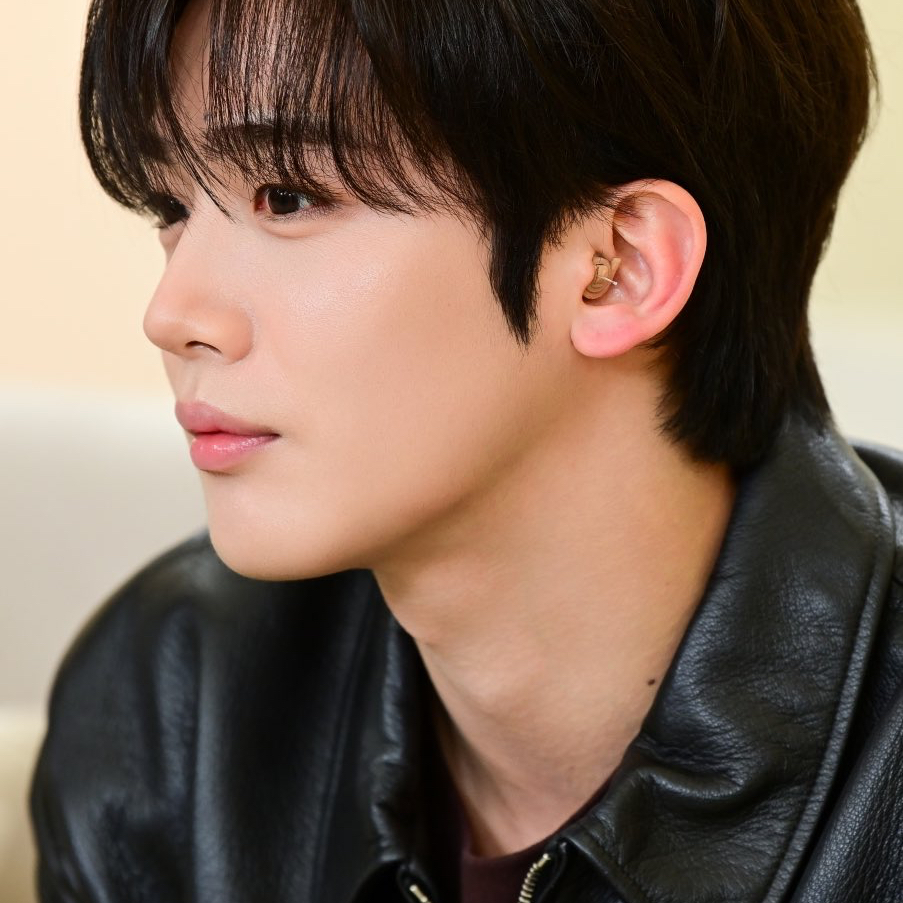 Behind-the-scenes cut of Kim Yohan
