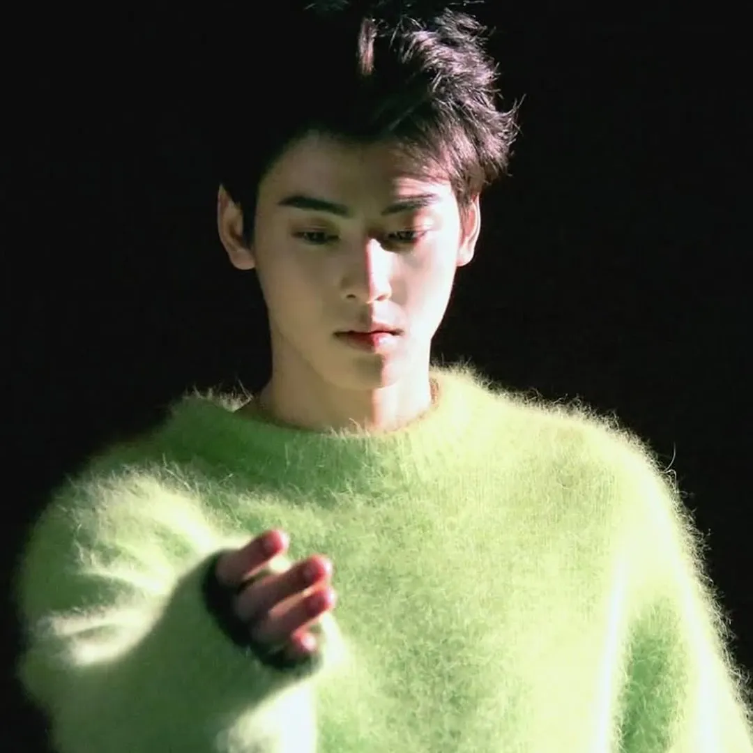 Latest photo of Cha Eunwoo