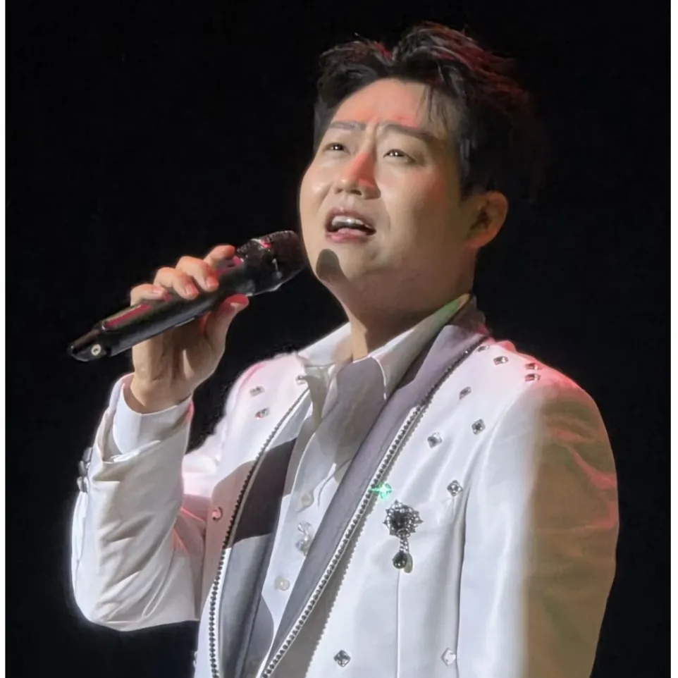 A moment captured by a fan of Min Soohyun
