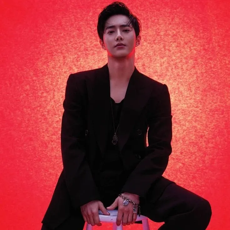 Behind-the-scenes cut of Suho