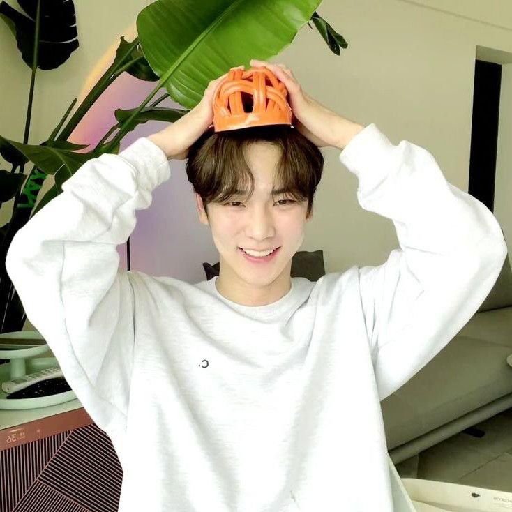 Behind-the-scenes cut of Key