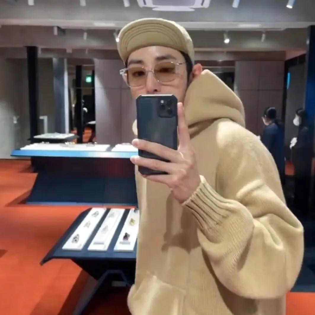 Behind-the-scenes cut of Lee Soohyuk