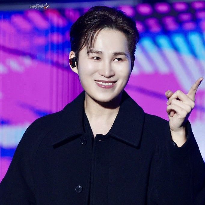 김희재의 비하인드 컷