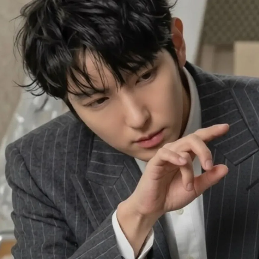 Behind-the-scenes cut of Lee Joongi