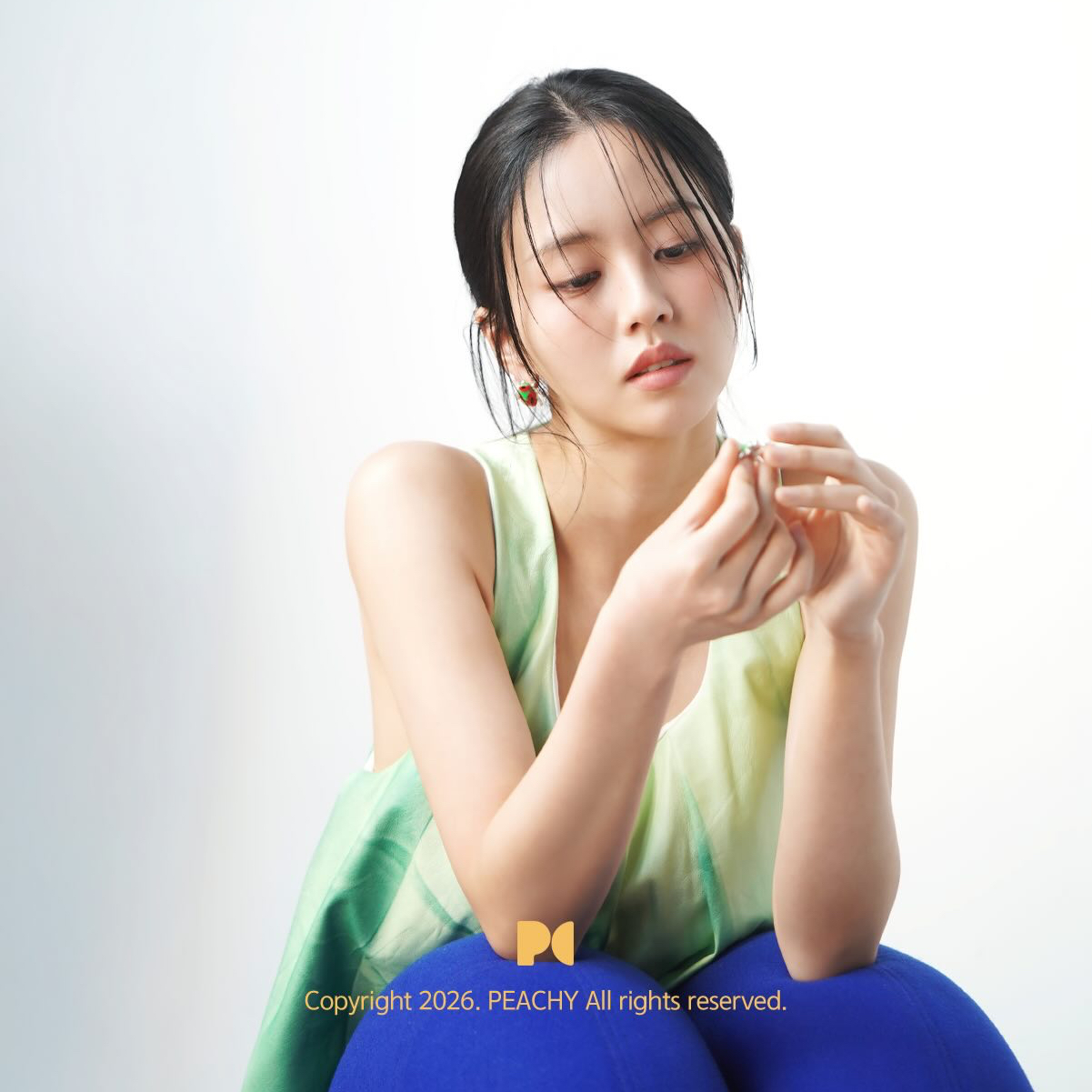 Behind-the-scenes cut of Kim Sohyun