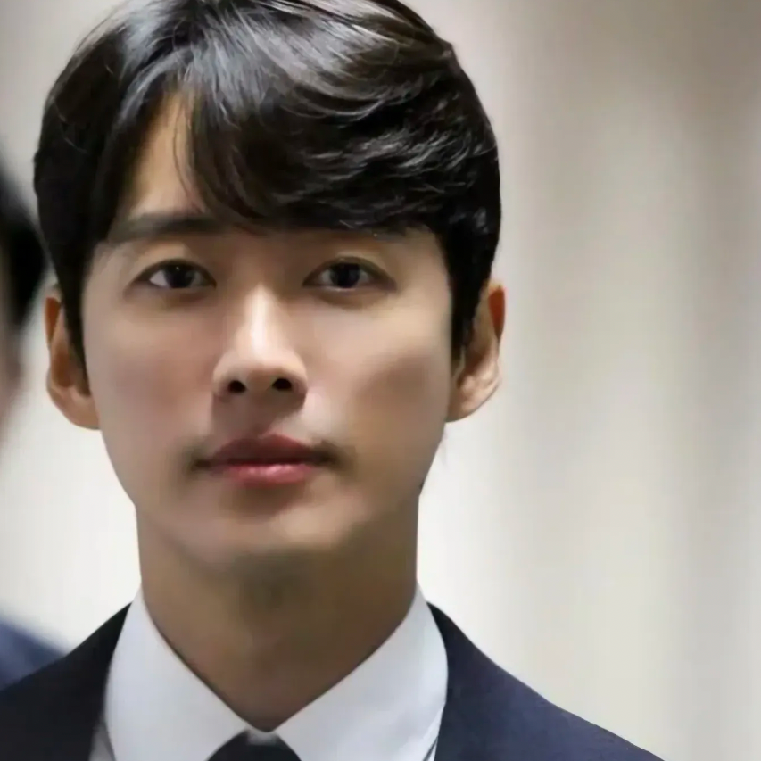 Latest photo of Namkoong Min