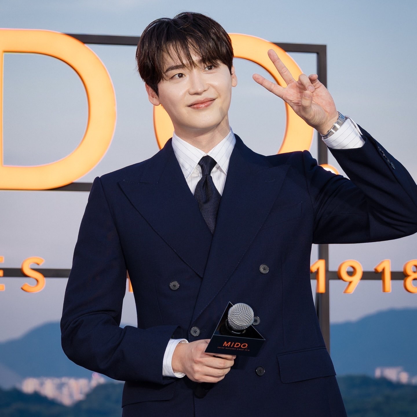 Behind-the-scenes cut of Lee Jongsuk