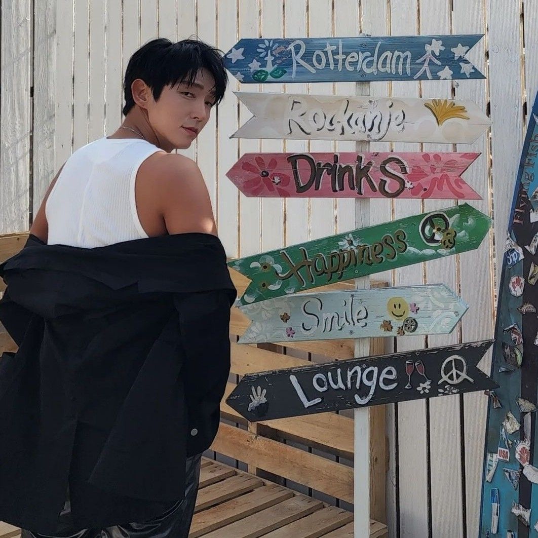 A moment captured by a fan of Lee Joongi