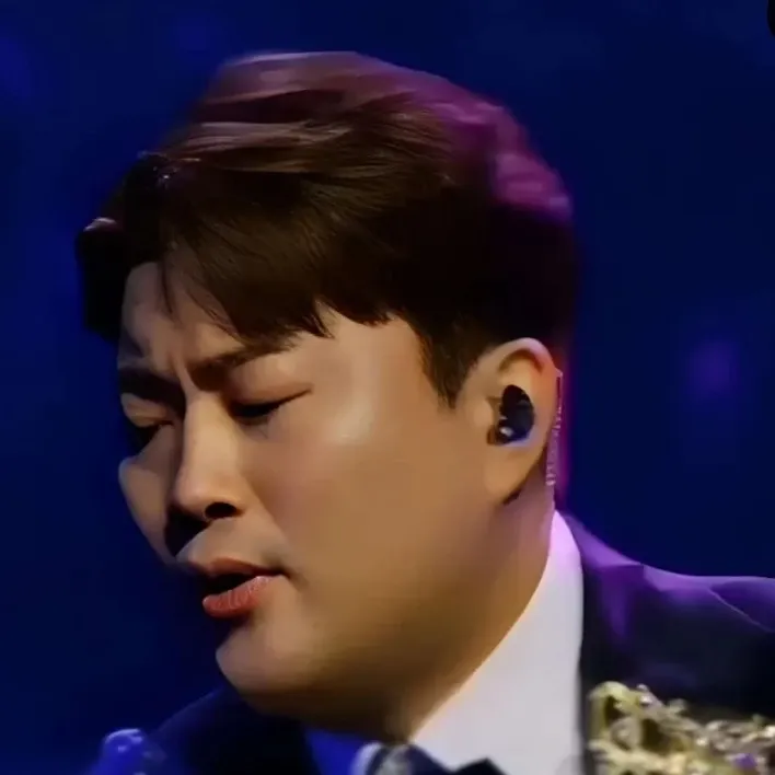 Cuplikan di balik layar dari Kim Hojoong