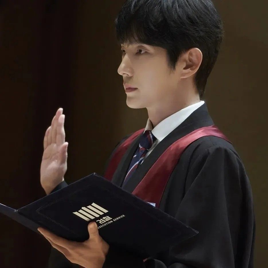 Recent activity shot of Lee Joongi