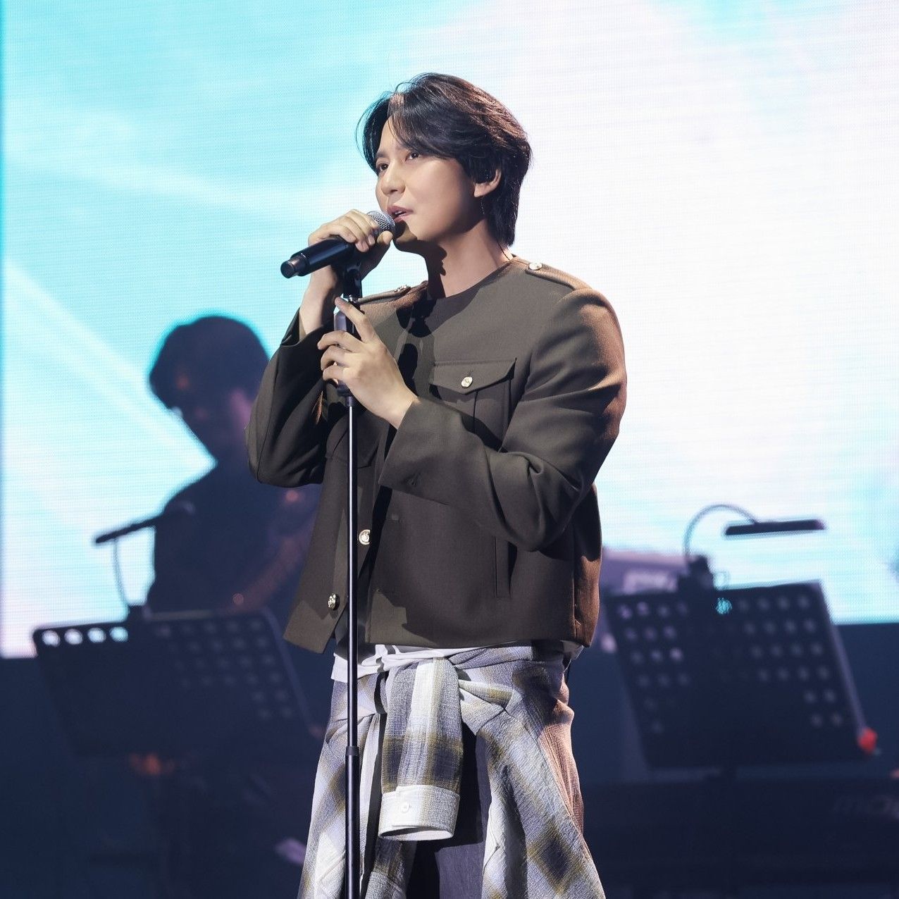 Behind-the-scenes cut of Kim Namgil